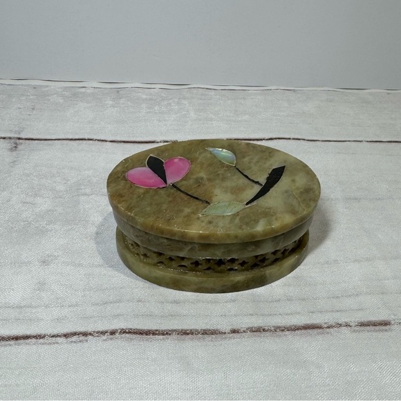 The Unbranded Brand Other - Vintage Handmade Oval Soapstone Decorative Stone Trinket Box Floral India